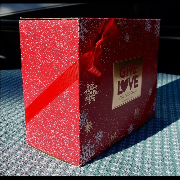 ❤️💕 Bath & Body Works Give Love Set ❤️💕 - Picture 5 of 10